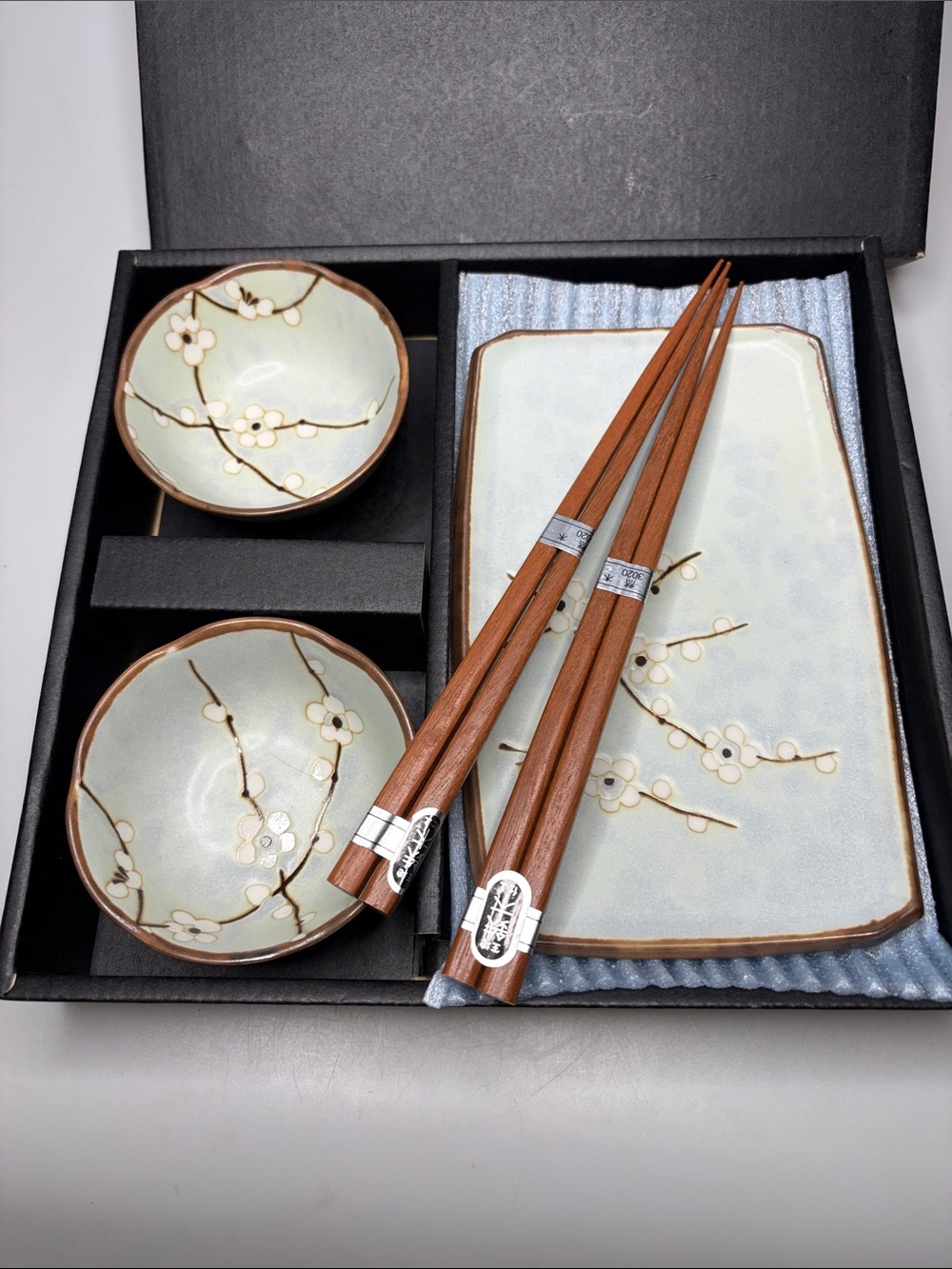 Kotobuki
Sushi set (brand new, boxed) Spring Blossom